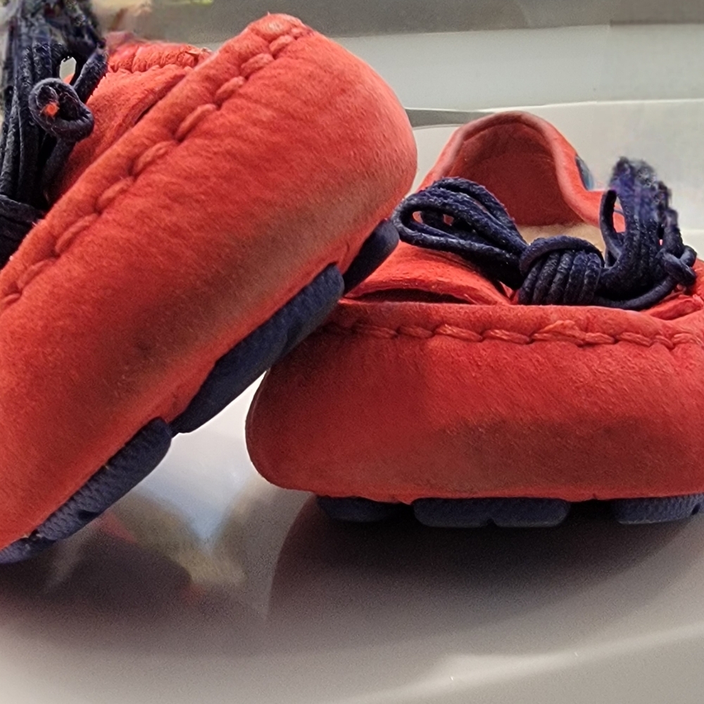 UGG Red Leather Moccasin with Cream Sheepskin Lining - Picture 4 of 4